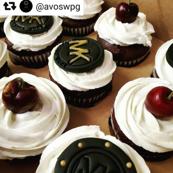 Fashion Inspired Embosser Stamp Set - Picture 2 of 3